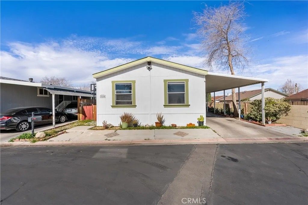 Photo of 3524 E Avenue R SPC 310, Palmdale, CA 93550 (MLS # SR26014797)