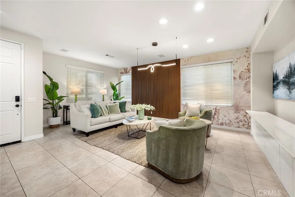 636 S Halliday