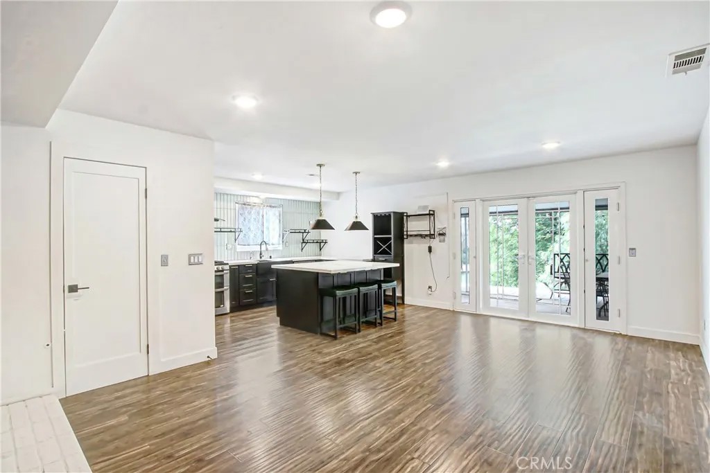 458 Termino Ave