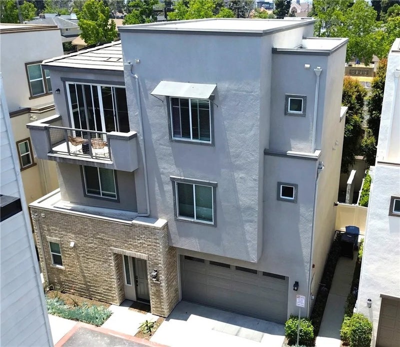 533 Daniel Freeman Circle
