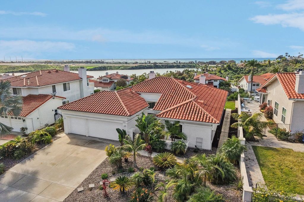 Photo of 4505 Coastline Ave, Carlsbad, CA 92008 (MLS # 260004065)