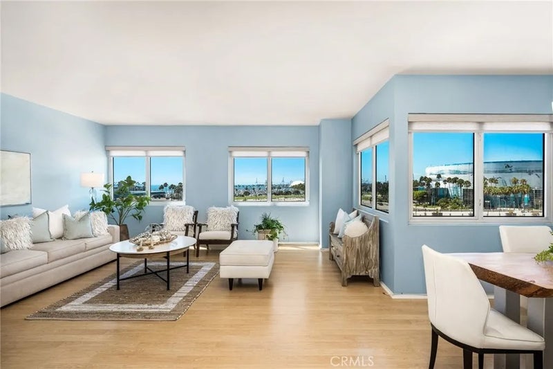 525 E Seaside 403