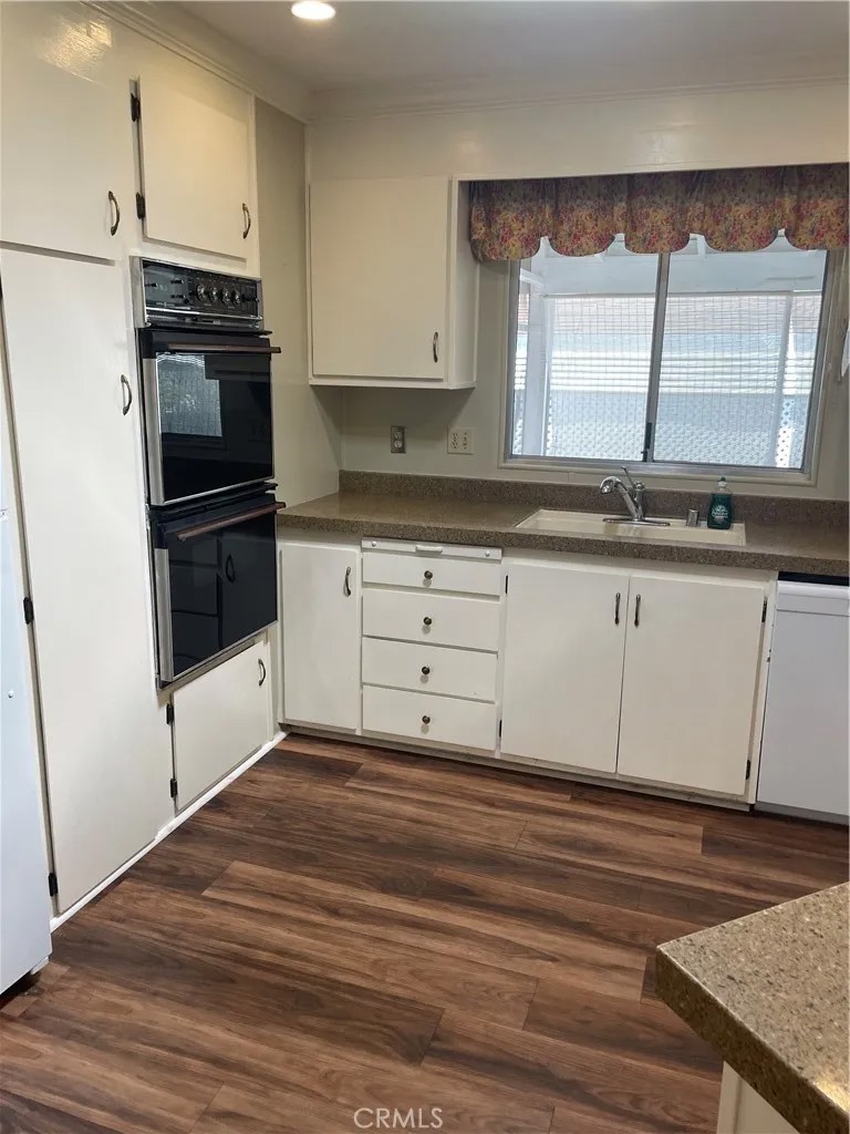 5200 Irvine Boulevard 190