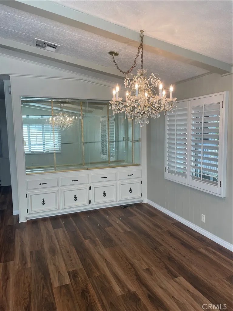 5200 Irvine Boulevard 190