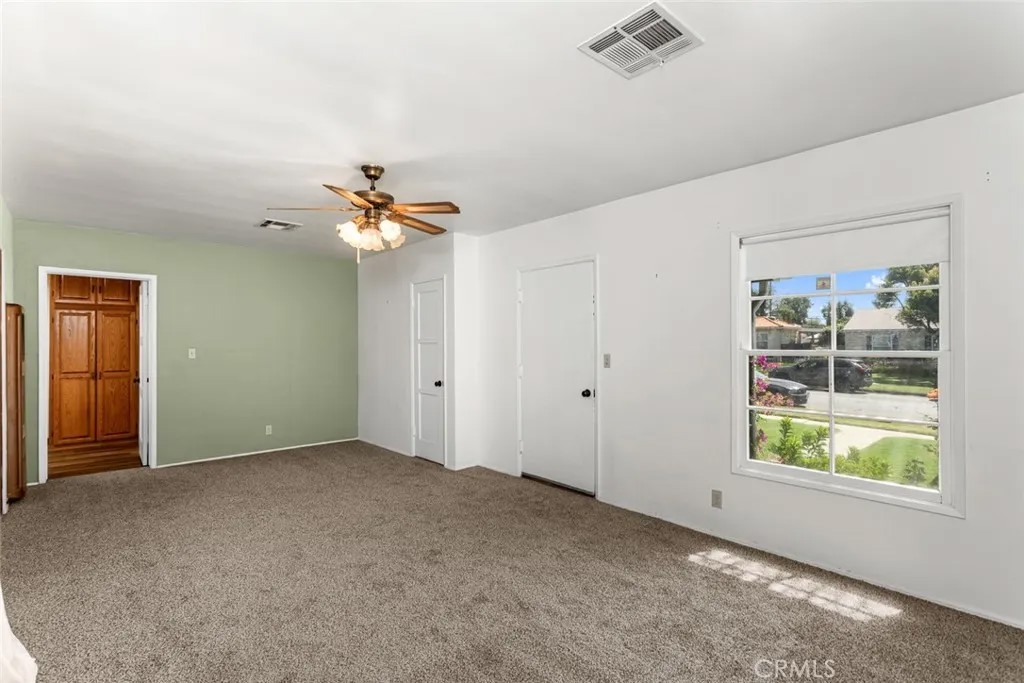 697 N 8th Avenue