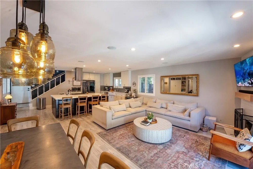 3104 Taft Way