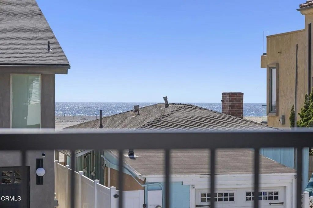 Photo of 3416 Ocean Drive, Oxnard, CA 93035 (MLS # V1-36146)