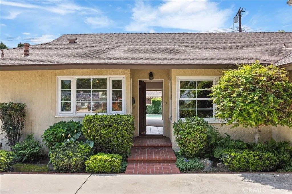 Photo of 15906 Tuba Street, Granada Hills, CA 91343 (MLS # SR26074348)