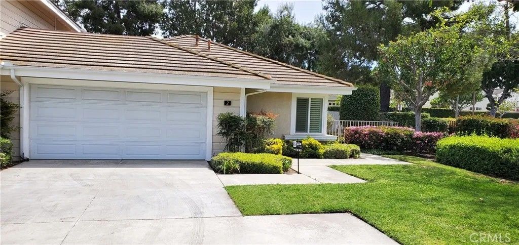 Photo of 2 Cedarlake #8, Irvine, CA 92614 (MLS # OC25264788)