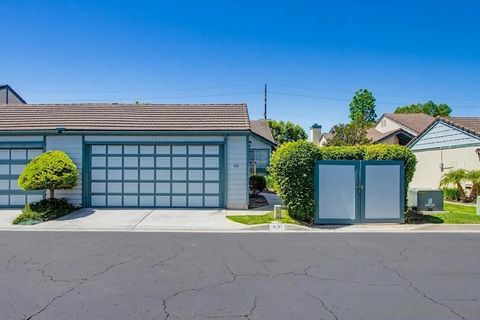 Photo of 431 Nantucket Gln, Escondido, CA 92027 (MLS # 260009821)