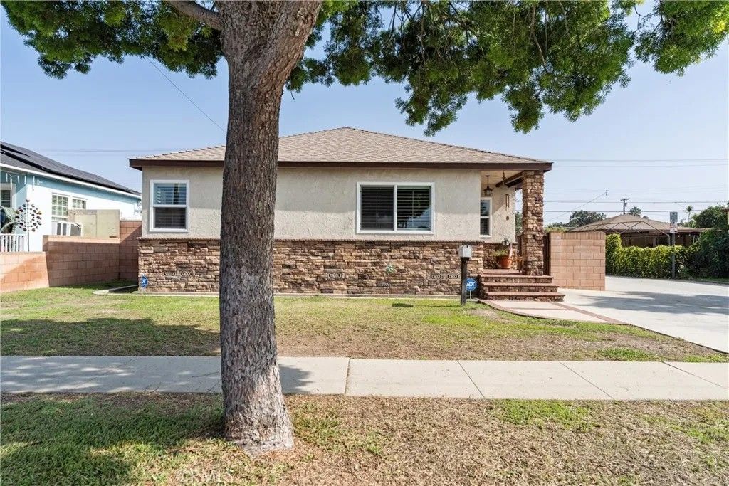 Photo of 14718 Ibex Ave, Norwalk, CA 90650 (MLS # SR25253339)