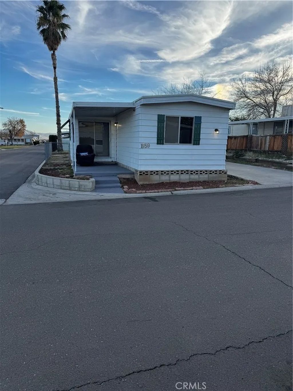 Photo of 20683 Waalew Rd, Apple Valley, CA 92307 (MLS # HD25278060)