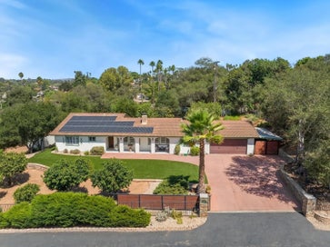 2826 Calle De Malibu Escondido CA 92029