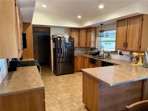 Tiny photo for 14868 Orange St, Hesperia, CA 92345 (MLS # HD25240288)