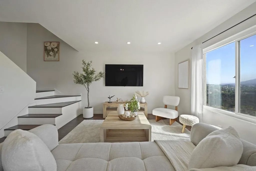 575 Otay Lakes Rd 44