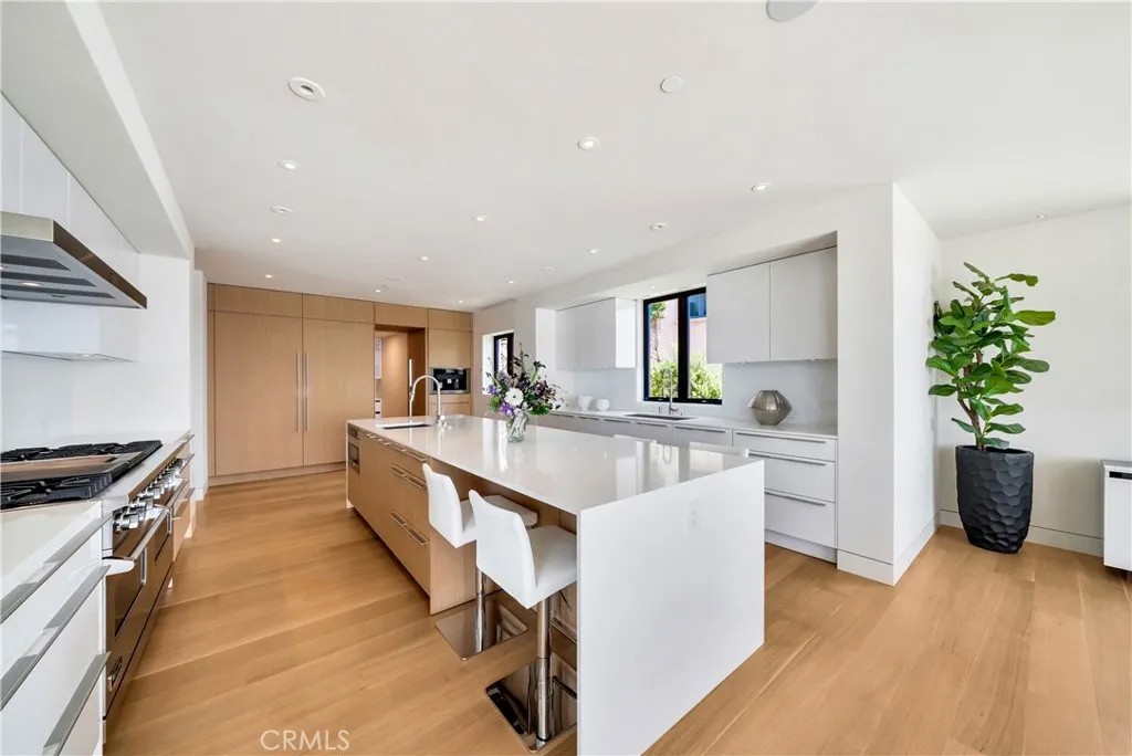 18 Lagunita Drive