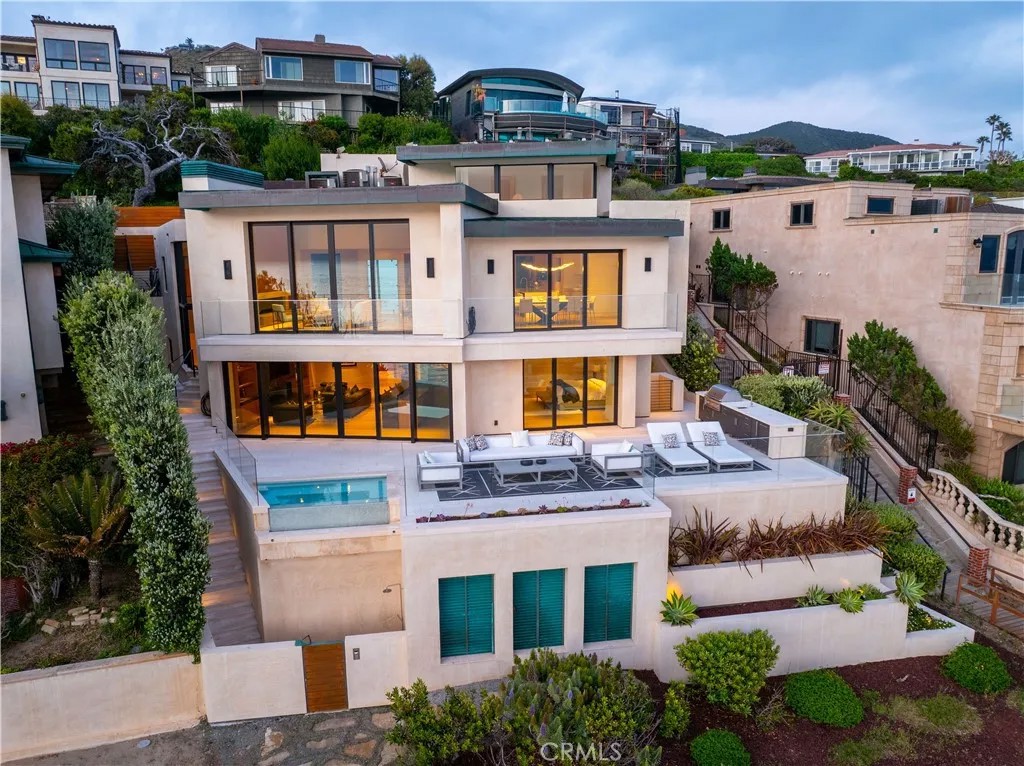 18 Lagunita Drive