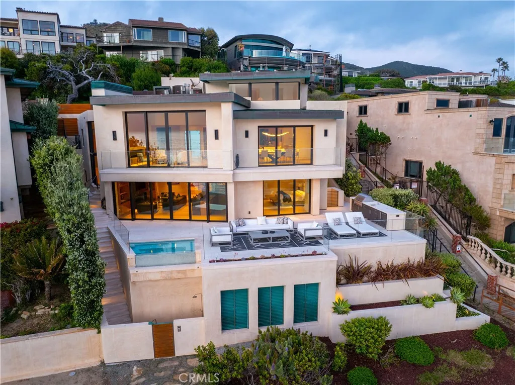 18 Lagunita Drive