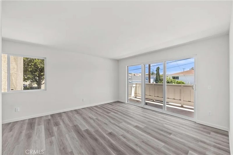 2332 E 17th 101