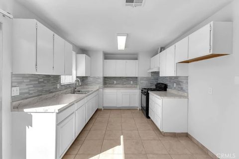Tiny photo for 6070 Baileya, 29 Palms, CA 92277 (MLS # DW25244054)