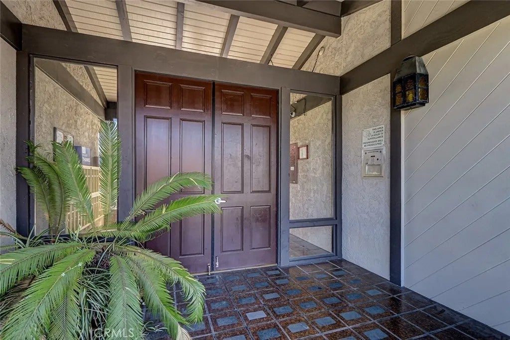 2120 Dufour Avenue 5