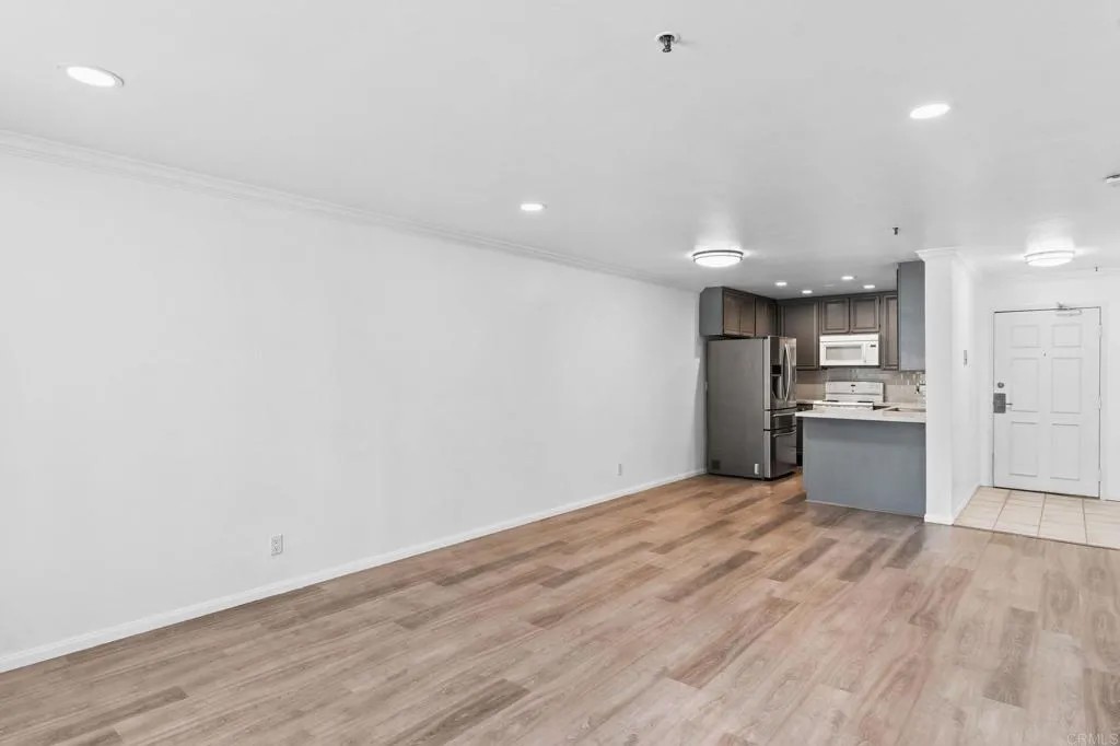 5705 Friars Road 7