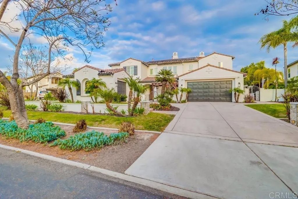 Photo of 2850 Palmetto Point Ct, Chula Vista, CA 91915 (MLS # PTP2507035)