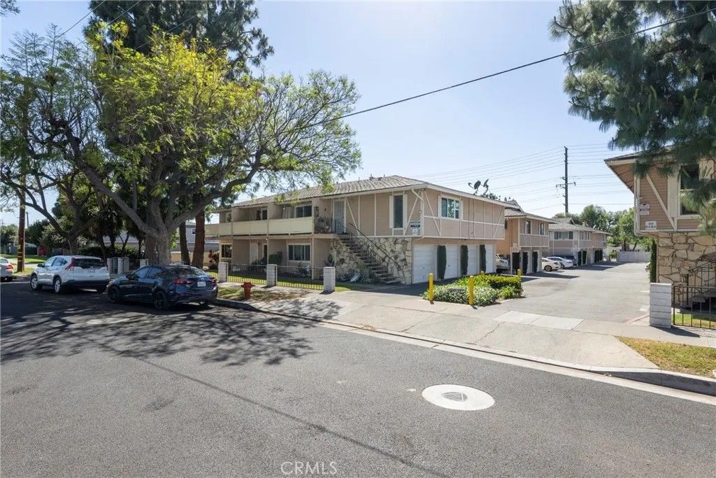 Photo of 410 N Clark St, Orange, CA 92868 (MLS # PW26074695)