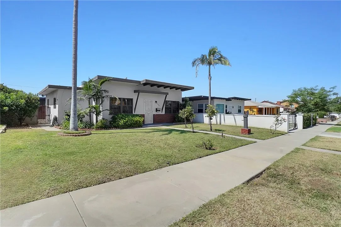806 W 132nd