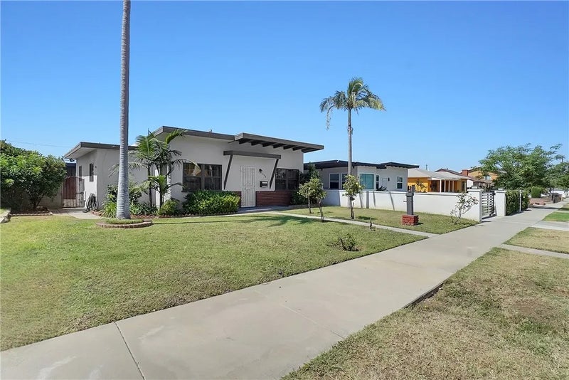 806 W 132nd