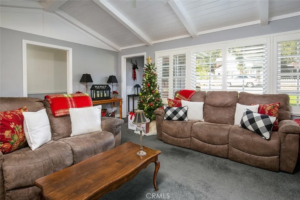 400 W Highland Avenue