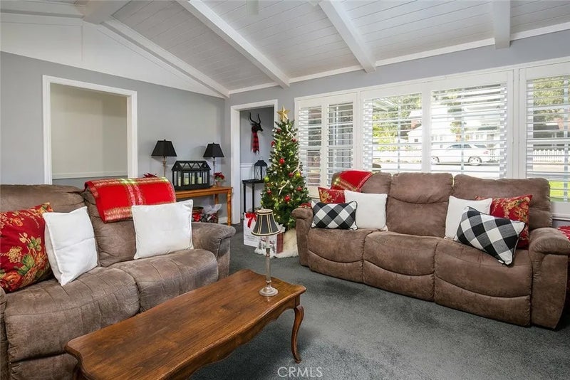 400 W Highland Avenue