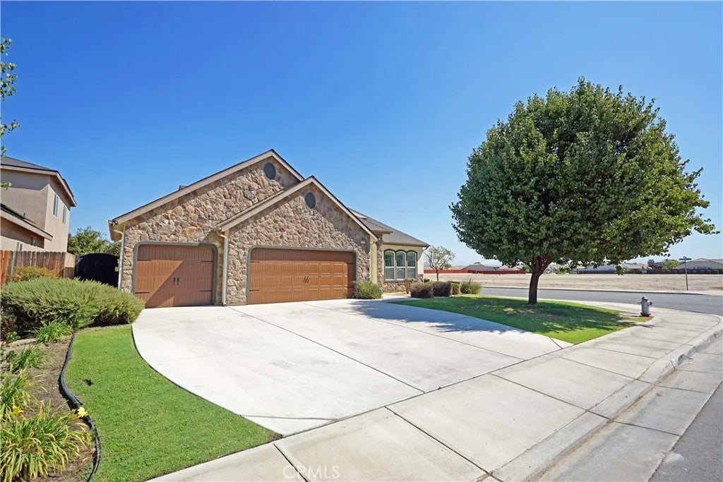 10118 Alondra Dr
