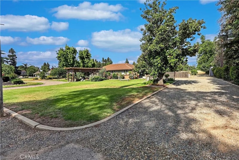 3629 N Lake
