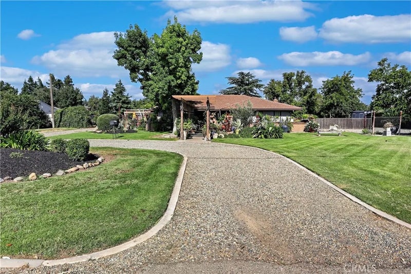 3629 N Lake