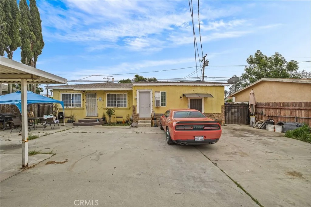 3856 Pontiac Avenue