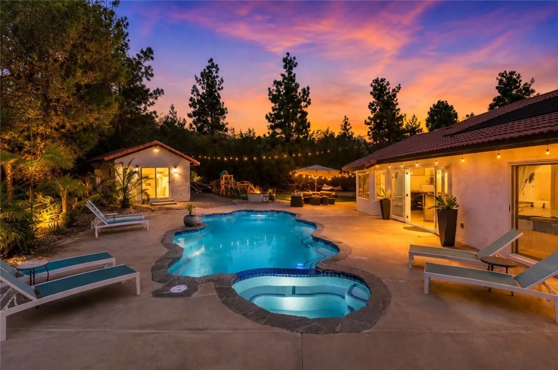 5006 Sunrose Court