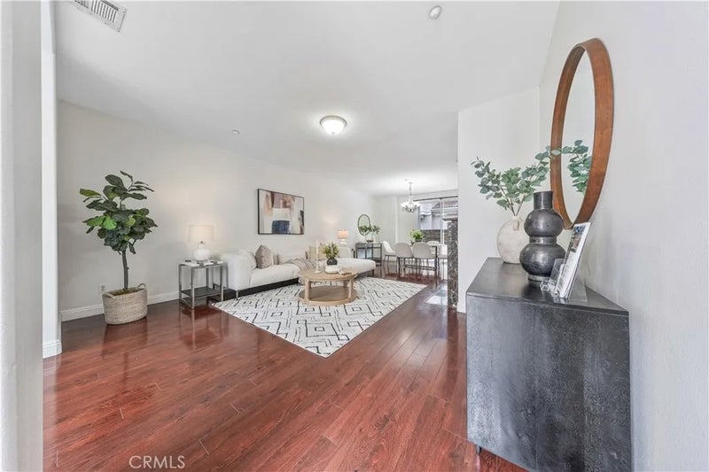 454 W Duarte D