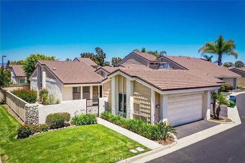 Photo of 38 Wetstone, Irvine, CA 92604 (MLS # OC26005162)