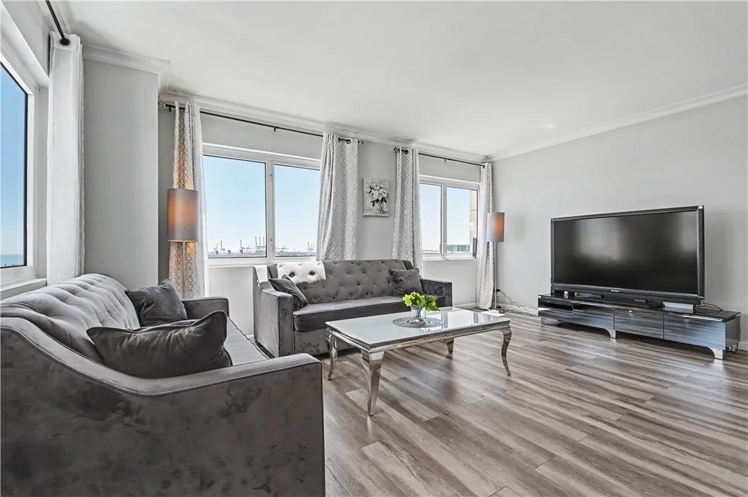 525 E Seaside Way 1109