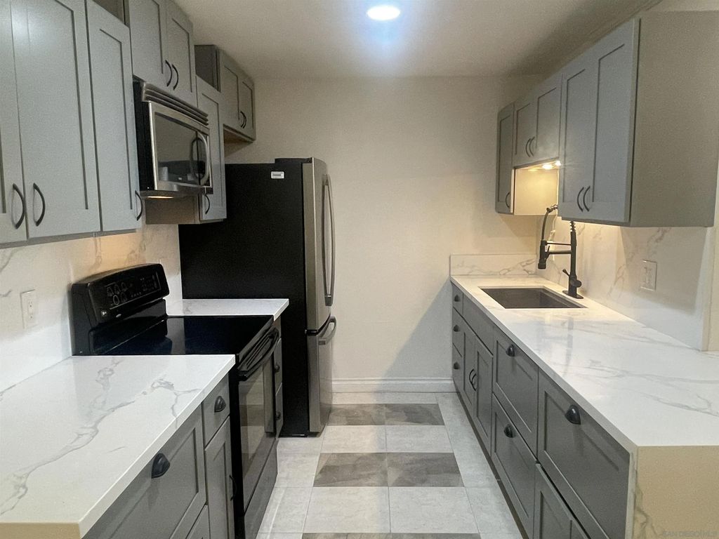 Photo of 9949 Erma Rd #106, San Diego, CA 92131 (MLS # 260008930)