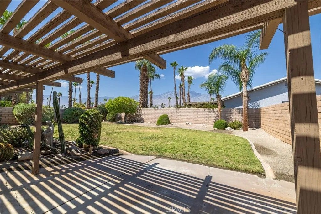 Photo of 27133 Shadowcrest Ln, Cathedral City, CA 92234 (MLS # SW25267581)