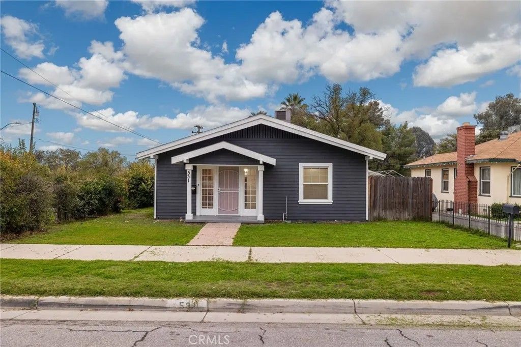 Photo of 531 Quincy Street, Bakersfield, CA 93305 (MLS # FR25270230)