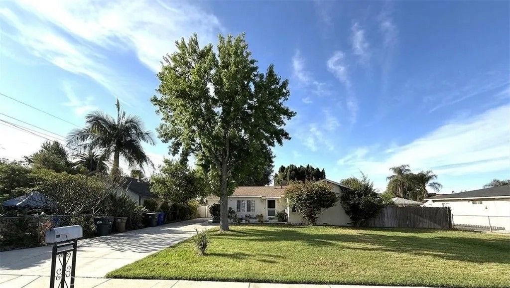 Photo of 128 Los Angeles, Monrovia, CA 91016 (MLS # AR26068432)