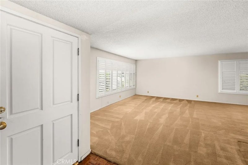 611 Honeywood Lane