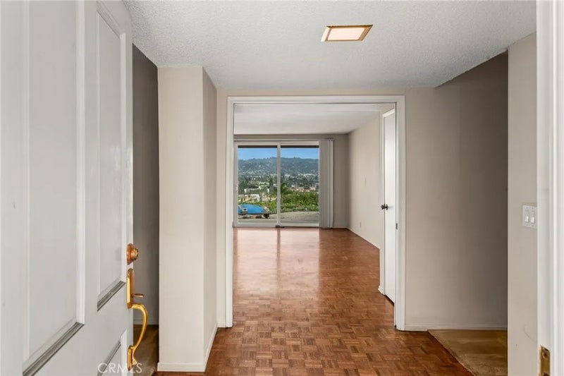 611 Honeywood Lane