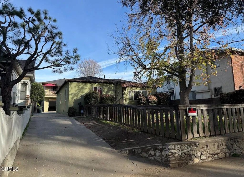 Photo of 683 E Villa Street, Pasadena, CA 91101 (MLS # P1-25238)