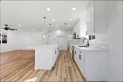 Tiny photo for 2207 Verde Street, Bakersfield, CA 93304 (MLS # SR25238643)