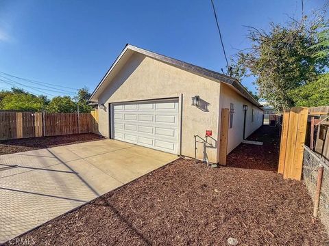 Tiny photo for 2207 Verde Street, Bakersfield, CA 93304 (MLS # SR25238643)