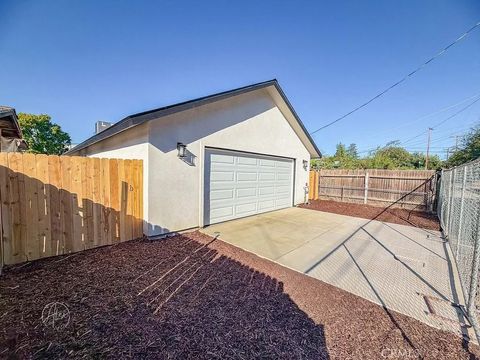 Tiny photo for 2207 Verde Street, Bakersfield, CA 93304 (MLS # SR25238643)